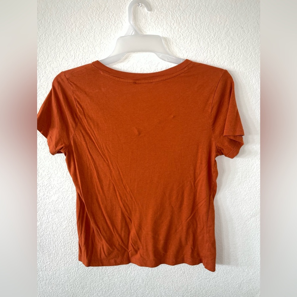 Basic v-neck tee - Picture 3 of 3